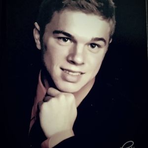 Meet your Posher, Dennis